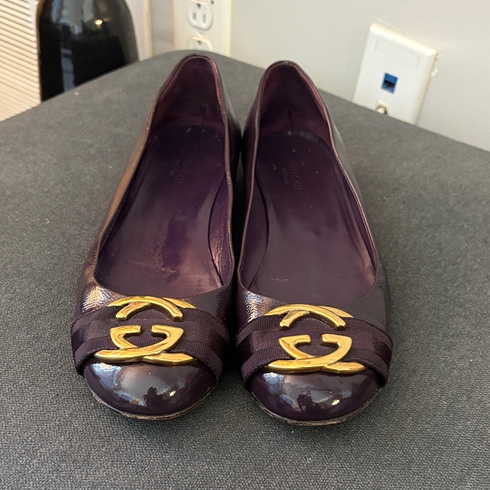Gucci Dark Purple Flats with Gold Logo
